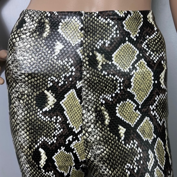 NEW COMMANDO REVOLVE FAUX LEATHER LEGGINGS - Picture 3 of 8